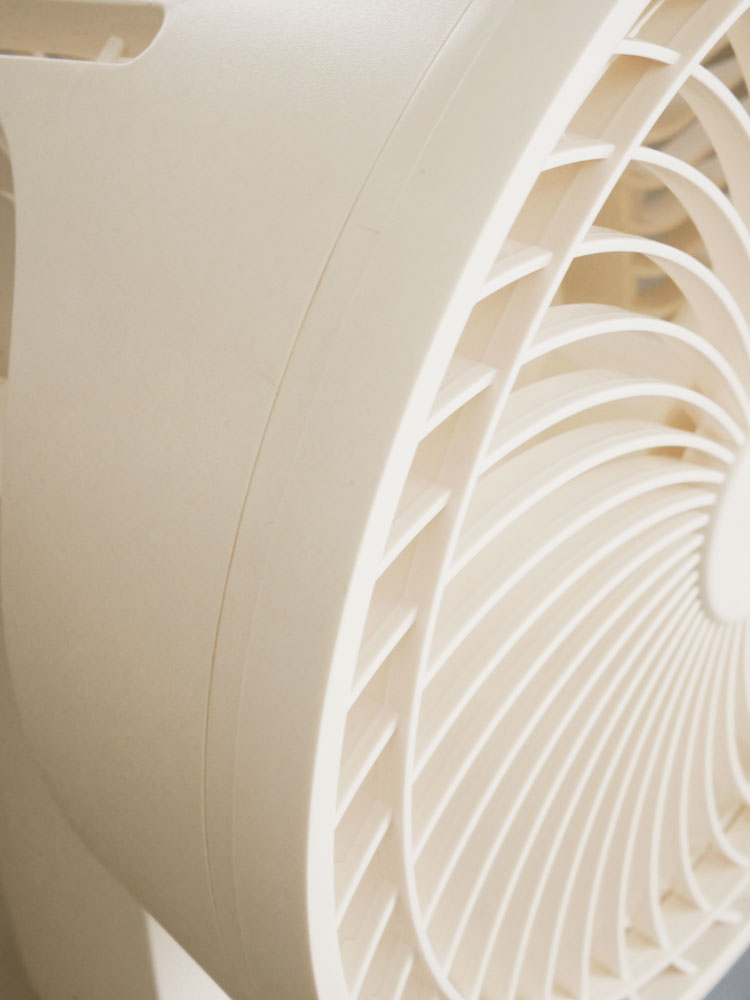 ±０ DCサーキュレーター B320 本体の写真