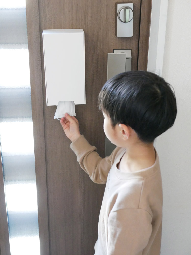 タワー2wayマスク収納ケースのスリムデザイン