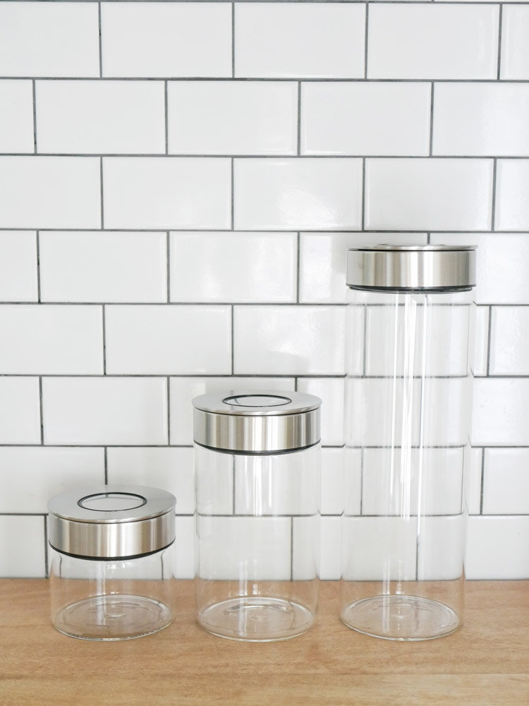 ダルトンのプレスリッド付きシリンダーとキューブジャー