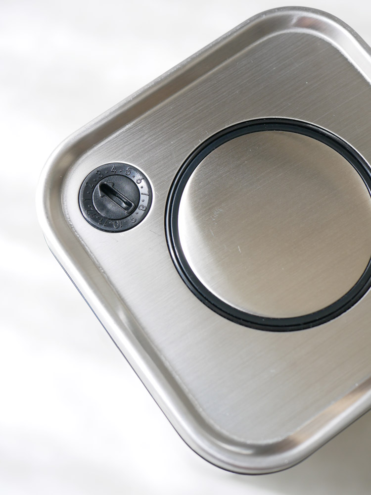 ダルトンのシリンダージャーとキューブジャー、プレスリッド付き