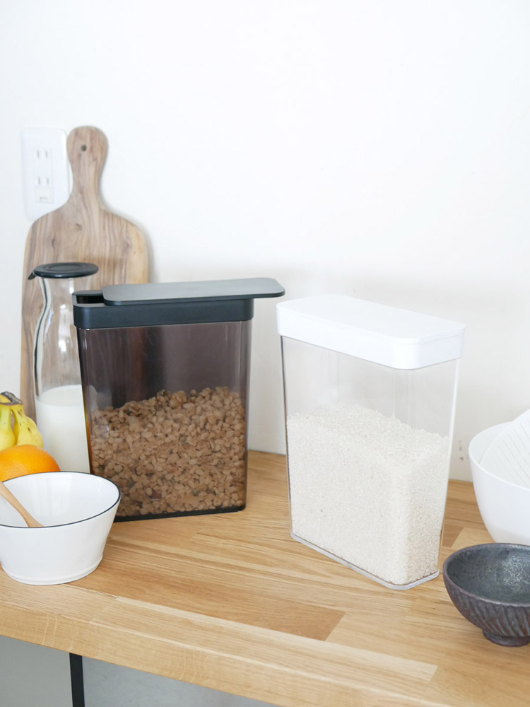 Yamazakiタワー製ドライフードストッカー2.3L容器