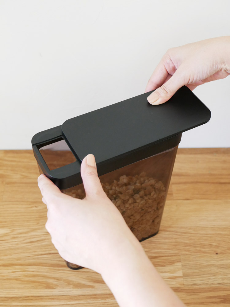 towerのドライフードストッカー容器