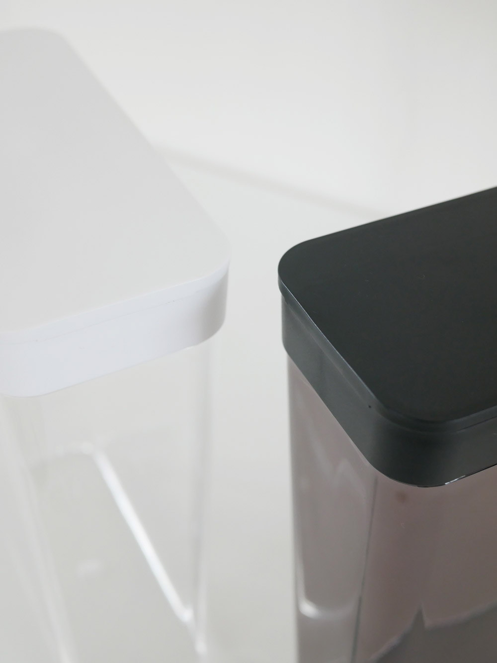 Yamazakiタワーのドライフードストッカー