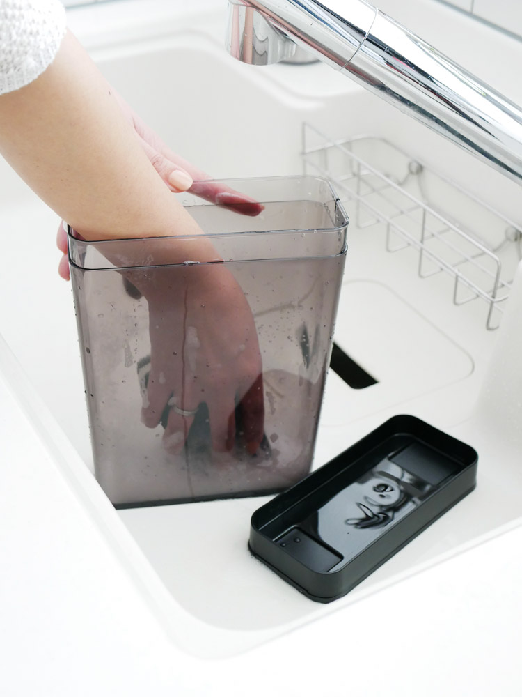 ヤマザキタワー製ドライフードストッカー