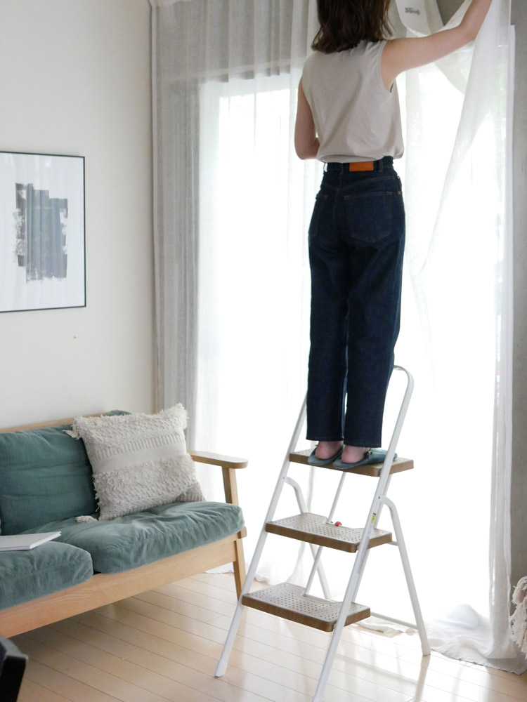 CB JAPANの黒色折りたたみステップ台