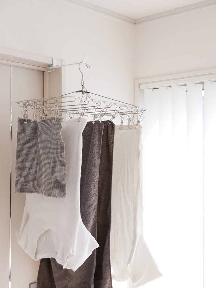 YAMAZAKI/towerの室内用スチール干しハンガー