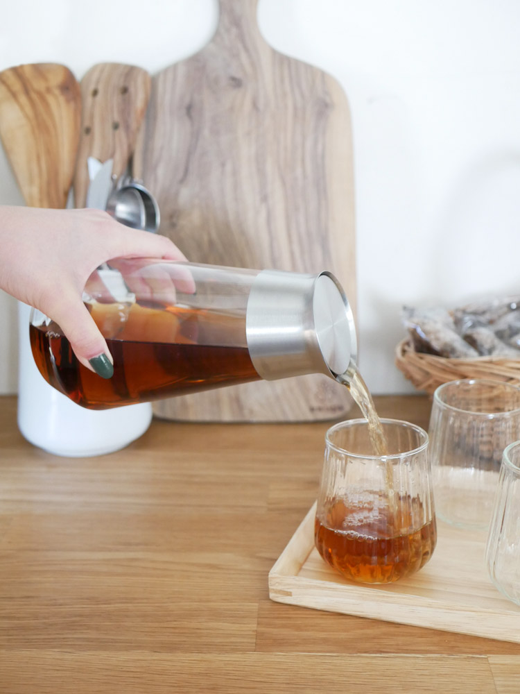 キントーLUCEの透明ガラス製ウォーターカラフェ1L