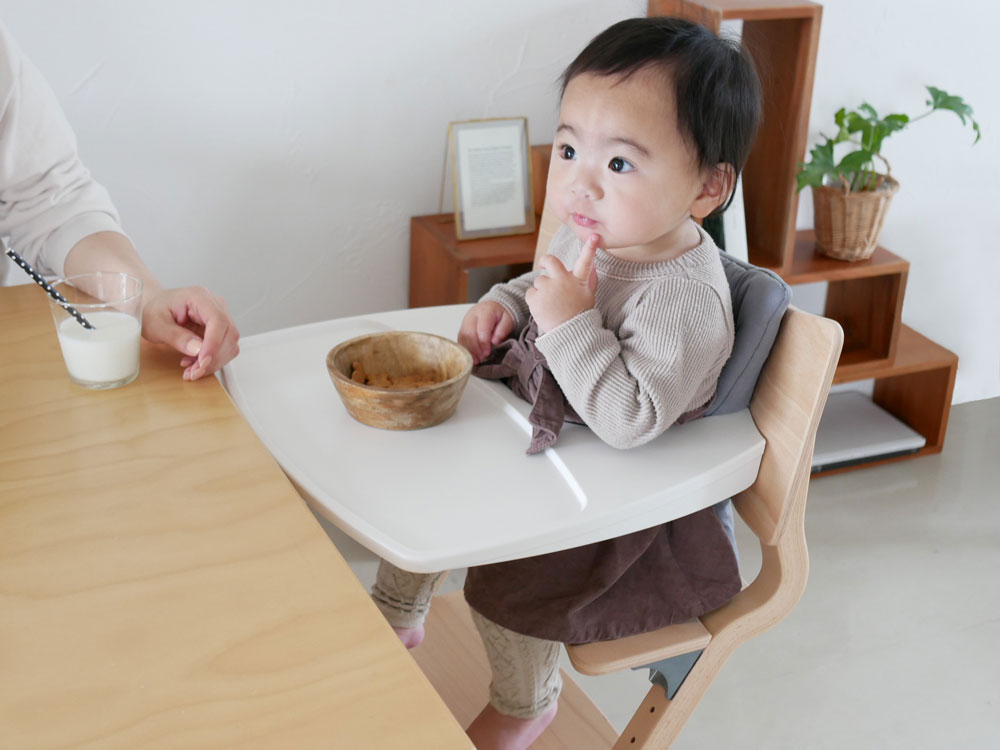 Leanderブランドのグレークッション