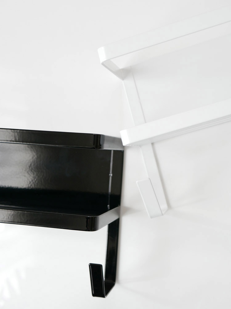 タワー型ホースホルダー付き洗濯機横マグネットラック