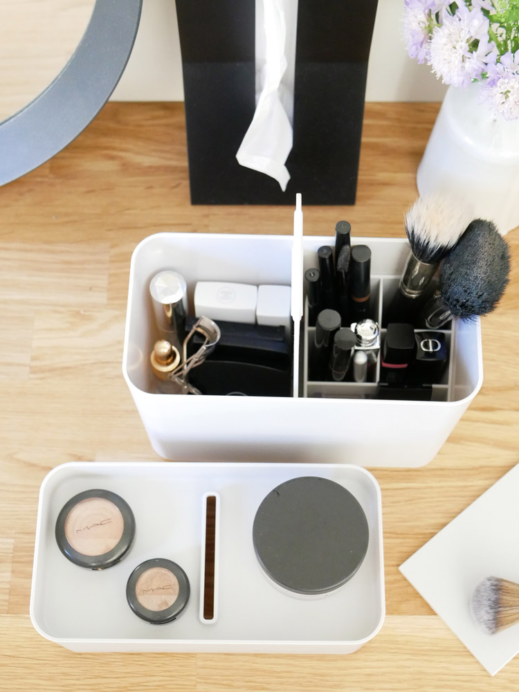 like-itの持ち運びできるメイクボックス