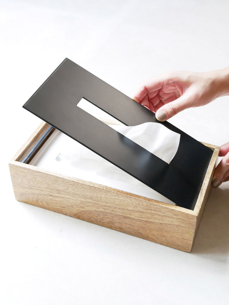 ポッシュリビングのマンゴーウッド本体とアイアン蓋のティッシュケース