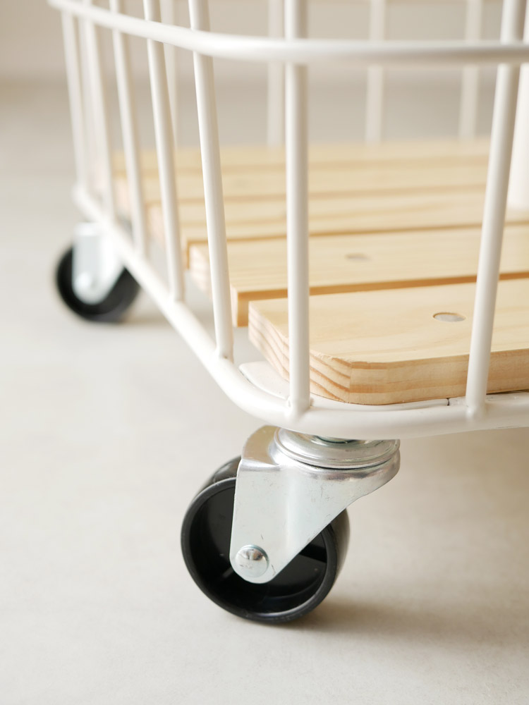 BY CAGEポールハンガー。スチール支柱と木製底板