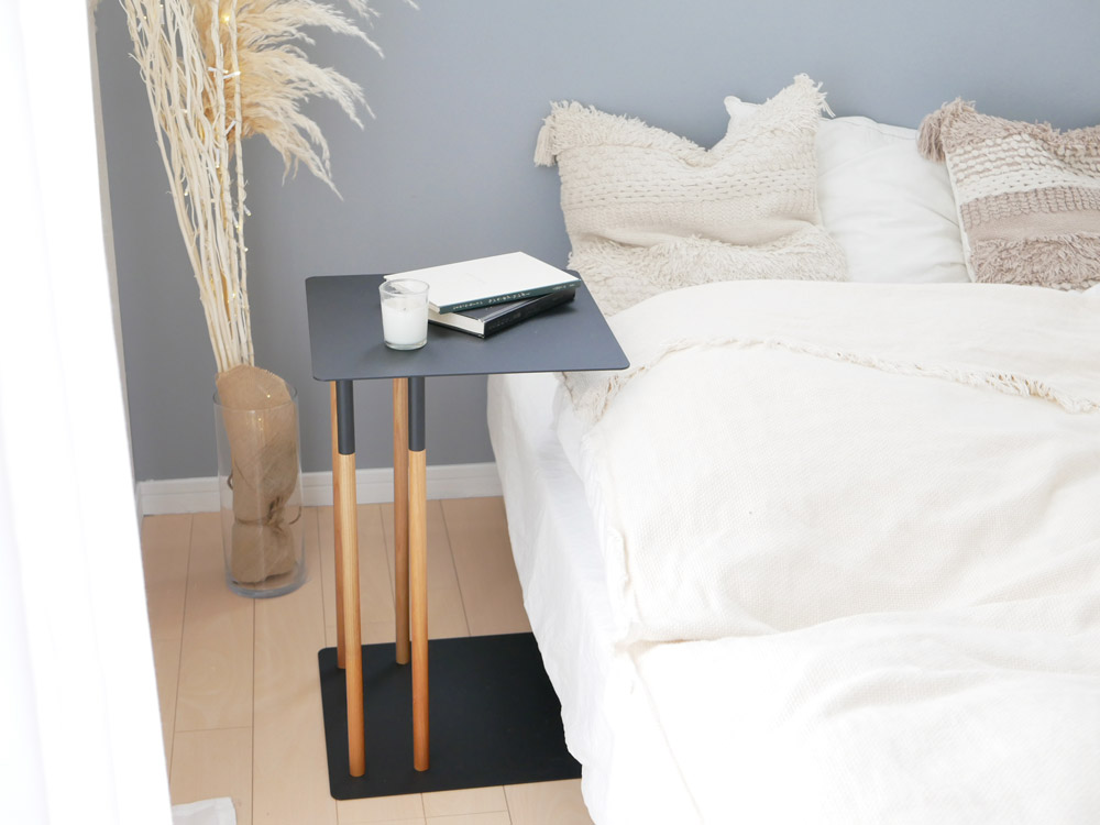 Yamazaki製プレーン黒差し込みサイドテーブル