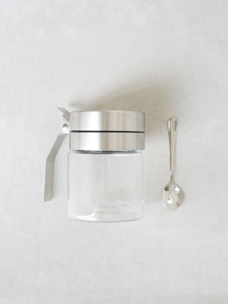 ダルトンのガラス製スパイスジャーとスプーン