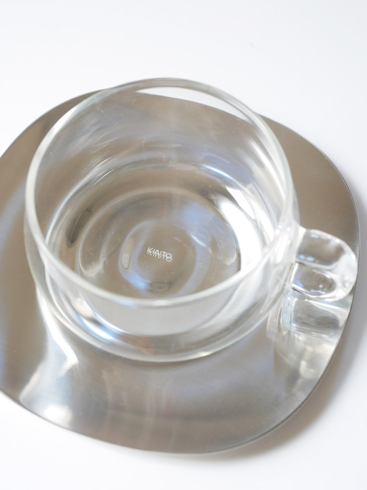 キントーのUNITEA耐熱ガラス製カップとソーサー