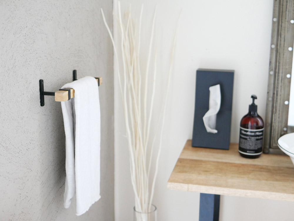 POSH LIVING製アイアンとマンゴーウッドのルームバー