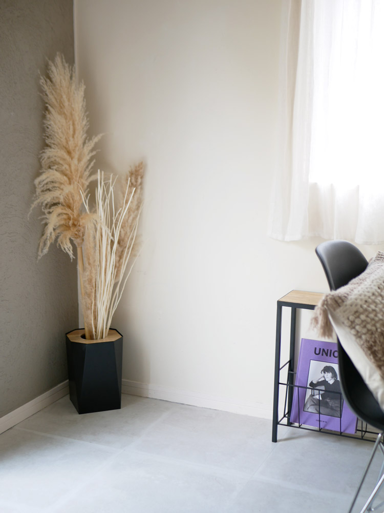 POSH LIVINGのマンゴーウッドとアイアン製ダストボックス