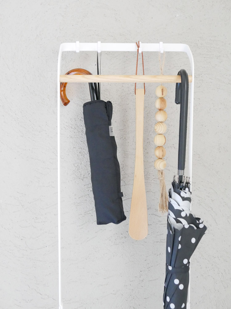 Yamazakiのタワー型引っ掛けアンブレラスタンド