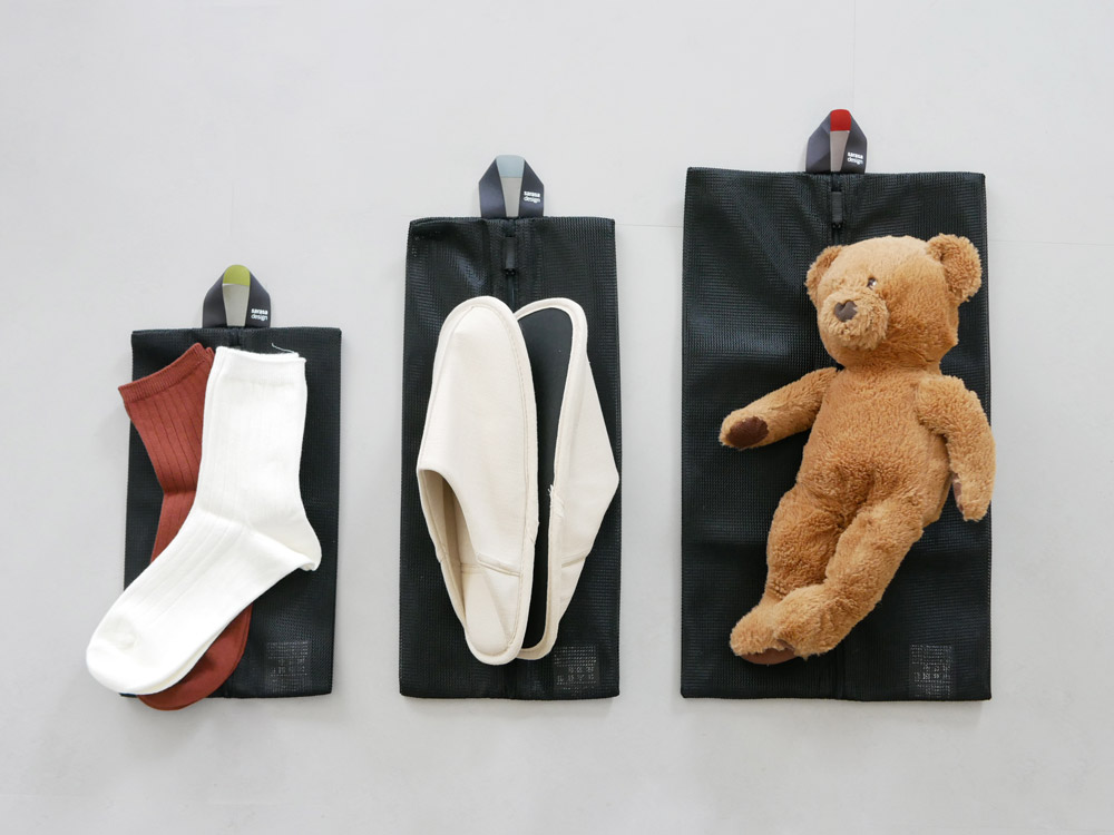 サラサデザインのb2cランドリーネット ワイド。ポリエステルとラテックス素材で作られた家庭用洗濯ネット、サイズLは約23x19x41cm。