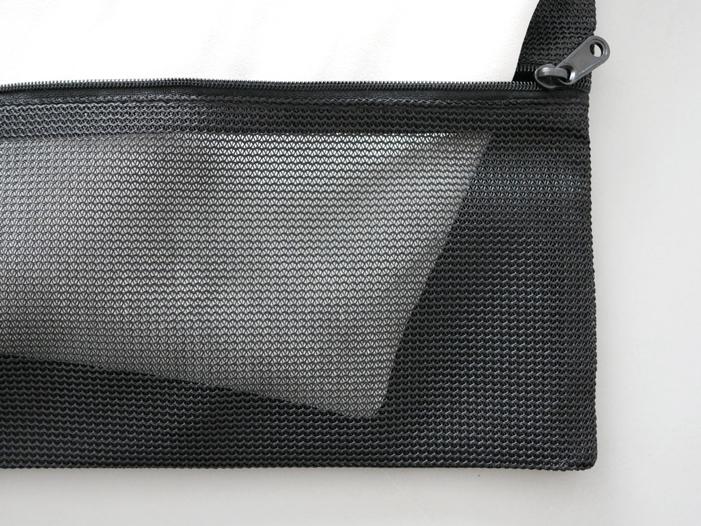 sarasa designのb2cランドリーネットワイド。ポリエステルとラテックス素材で作られた家庭用洗濯ネット、サイズS〜Lが選べます。