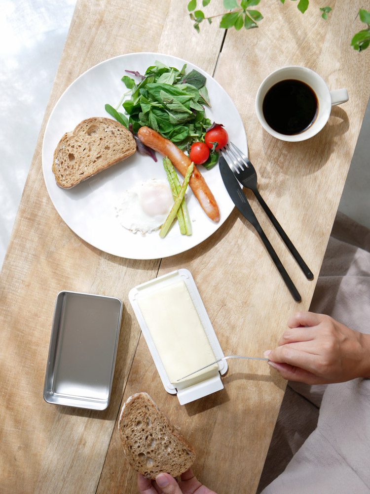 EAトCOのバターケースとキッチン用具のセット