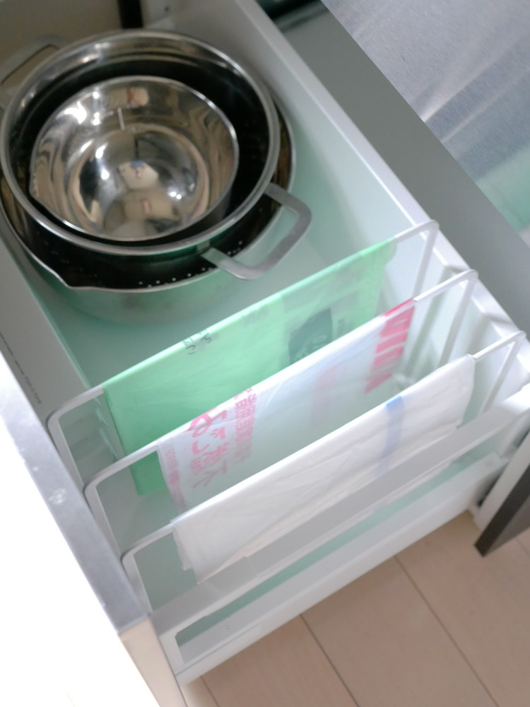 YAMAZAKI製タワー型布巾ハンガー