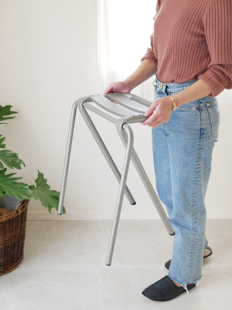 DUENDEデュエンデのシャンパン色BENTスツール