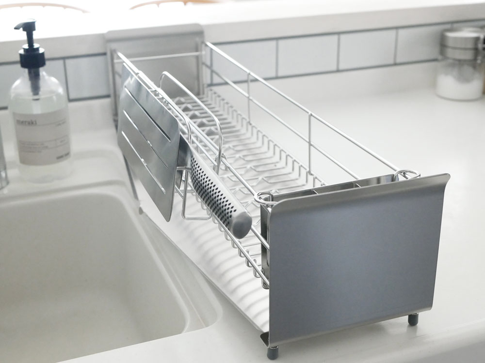 UtaUの包丁とまな板を収納するステンレススタンド