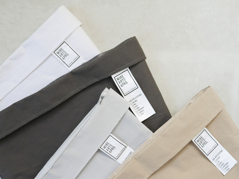 BRIDブランドのランドリーストレージ スクエア45L、白色スチール製キャスター付き収納ユニット、幅43cm×奥行31cm×高さ59cm