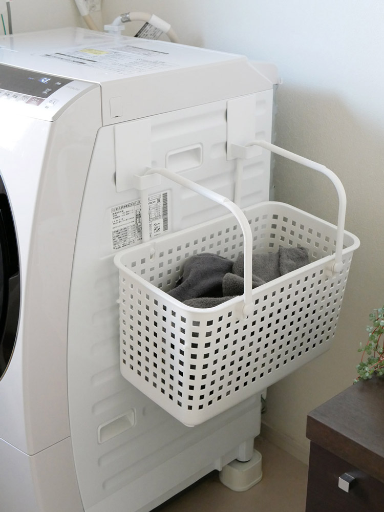 タワーのマグネットランドリーバスケットホルダー