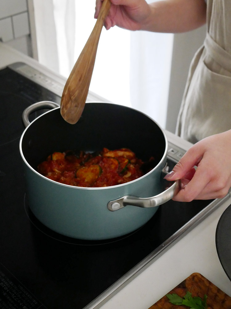 グリーンパンのセラミックコーティング付きメイフラワーソースパンと透明ガラス蓋