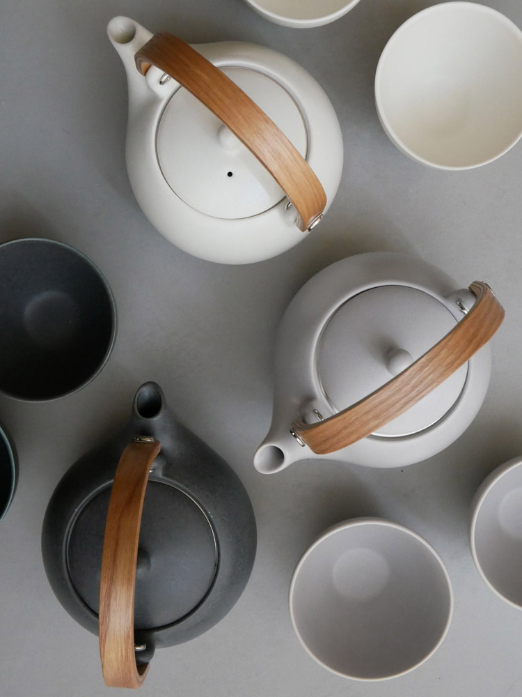 SALIU/サリュー・LOLOデザインの白磁湯呑み