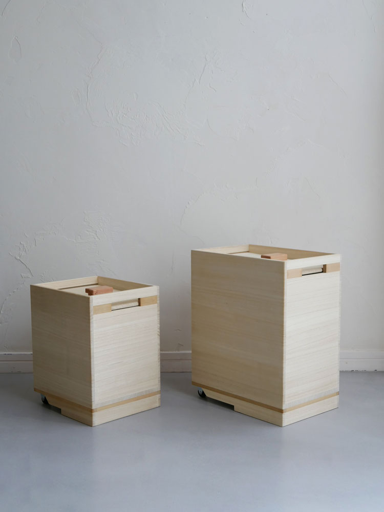 増田桐箱店のキャスター付き桐米びつ