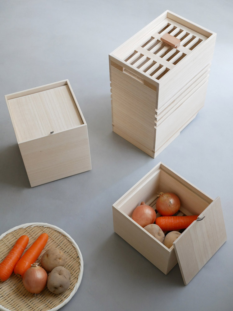 キャスター付き桐製の野菜保存箱