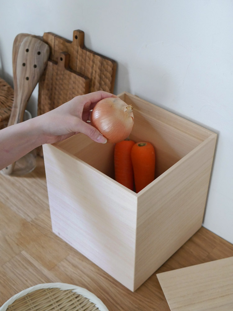 増田桐箱店の桐製キャスター付き野菜箱