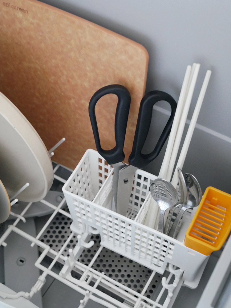 マーナブランドの料理用ステンレスハサミ