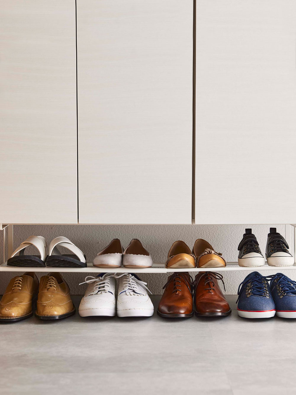 タワーの浮かせる伸縮シューズラック