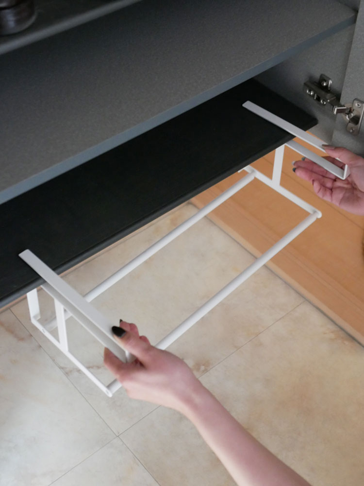 タワーのスチール製伸縮式浮かせるシューズラック