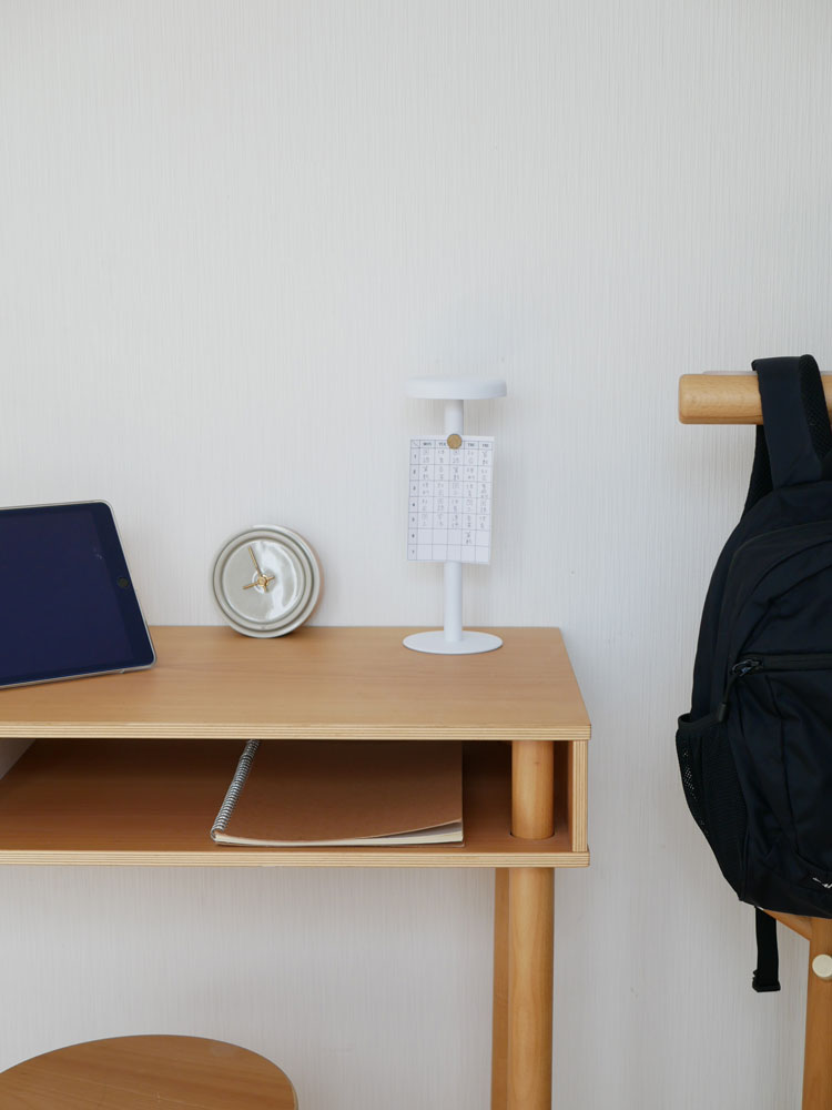 FUJITA KINZOKUの鉄製テーブルランプイチ