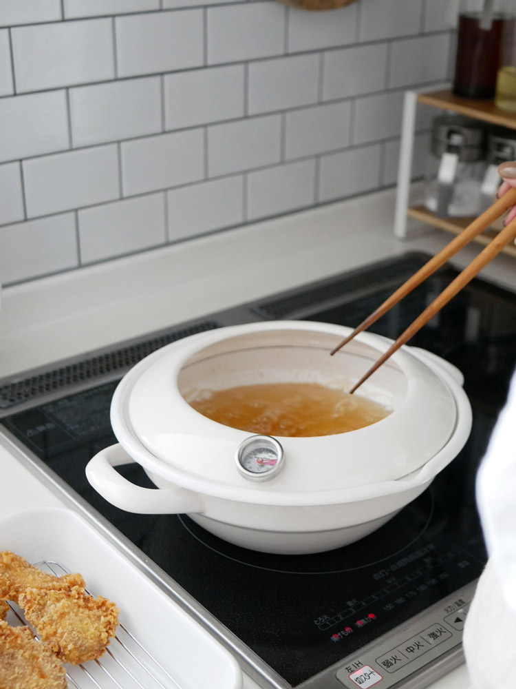 富士ホーロー製の天ぷら鍋 2.8リットル