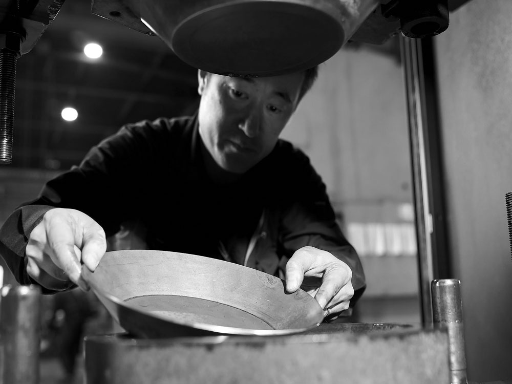 あやせものづくり研究会製テツパンの鉄製フライパン