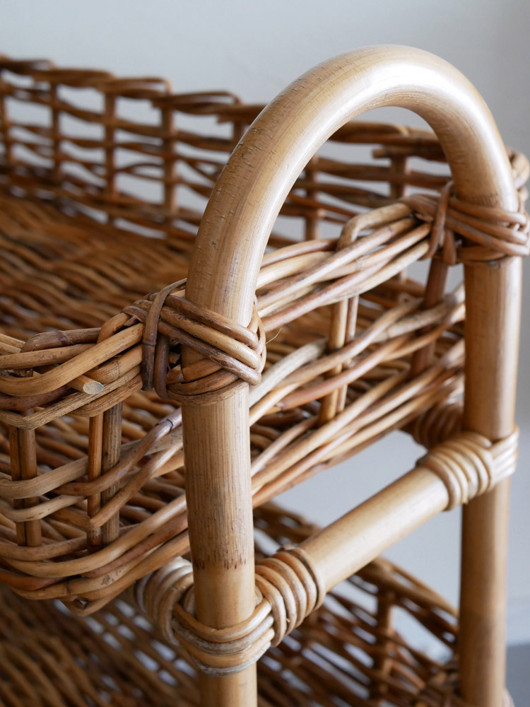 クレエの皮付きラタン製アラログバスケット