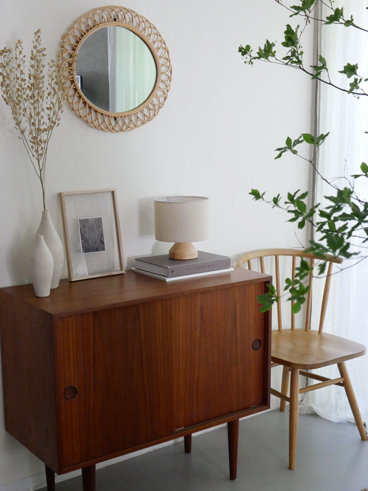 ディクラッセのラバーウッド製ナイトランプ