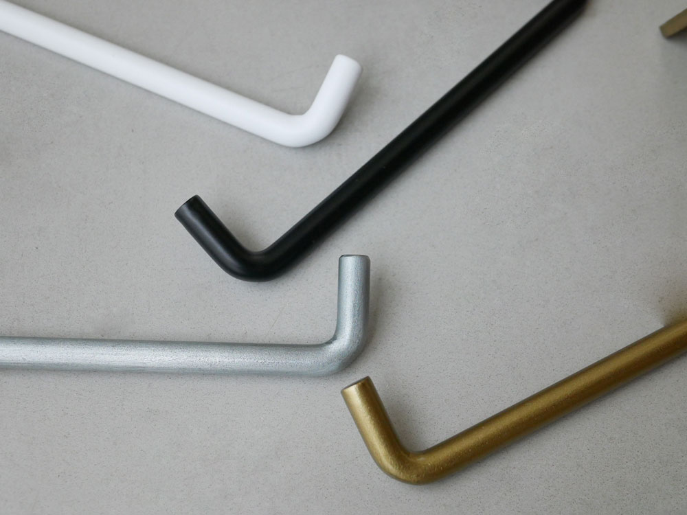 ポッシュリビングのアイアンマルチハンガー