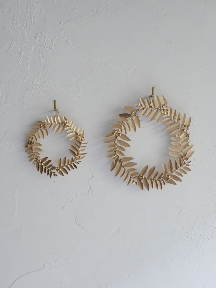 ホーンプリーズメイドのブリキワイヤーガーランド