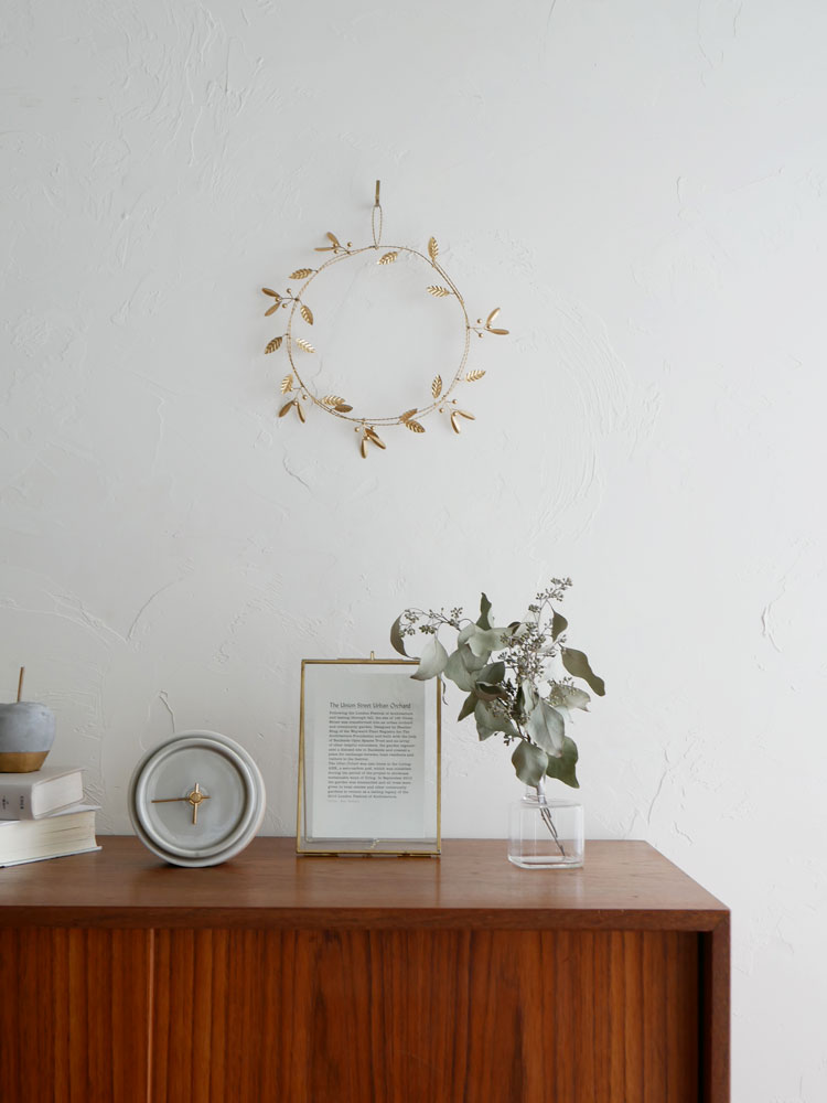 ホーンプリーズメイドのブリキワイヤーガーランド