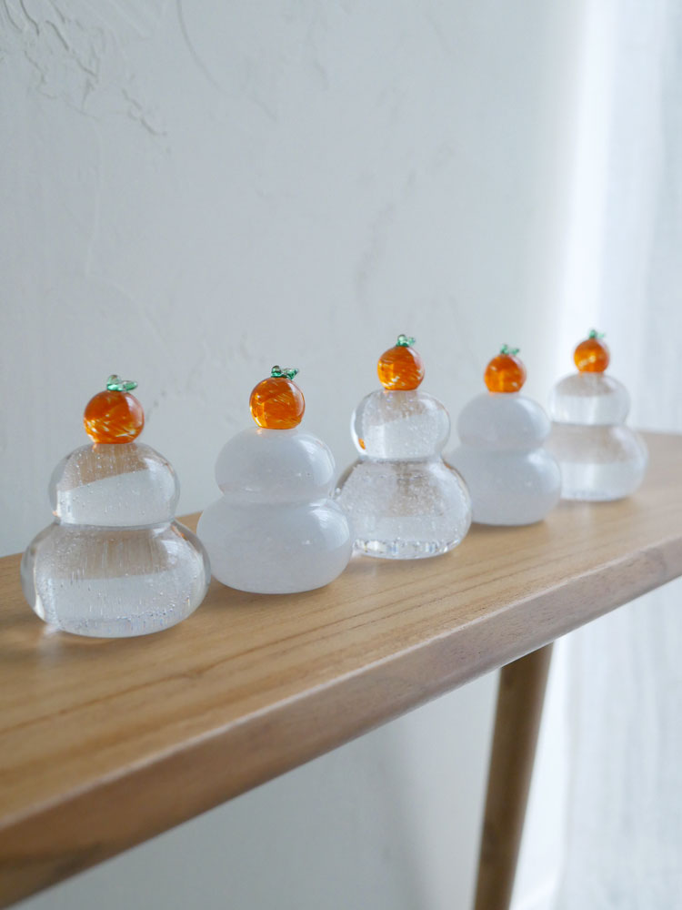 PRATO PINOのガラス製鏡もち、飾り台、木箱がセットになった商品