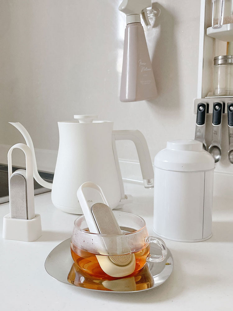 黒色のKINTO LOOPティーストレーナーとスタンドセット