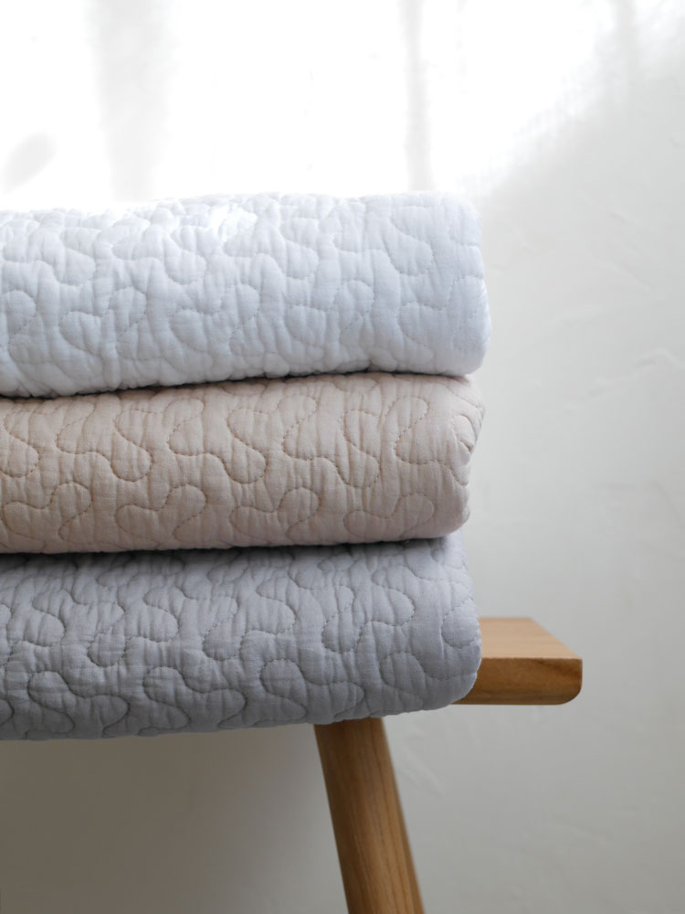 萩原インテリアのイブルキルティングラグ