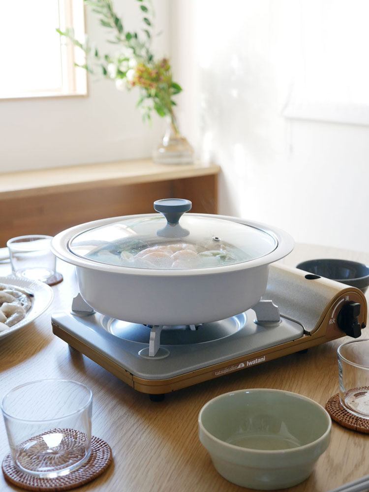 CB JAPANの24cmアルミ製卓上鍋とガラス蓋